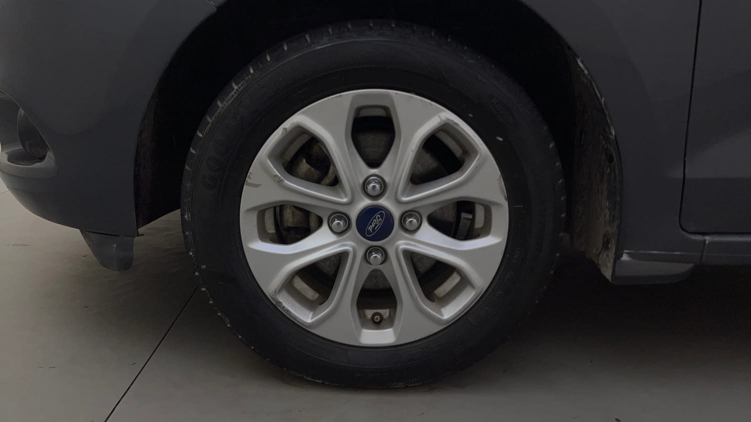 Used 2016 Ford Figo Titanium 1.5 Ti-VCT AT Petrol Automatic tyres LEFT FRONT TYRE RIM VIEW