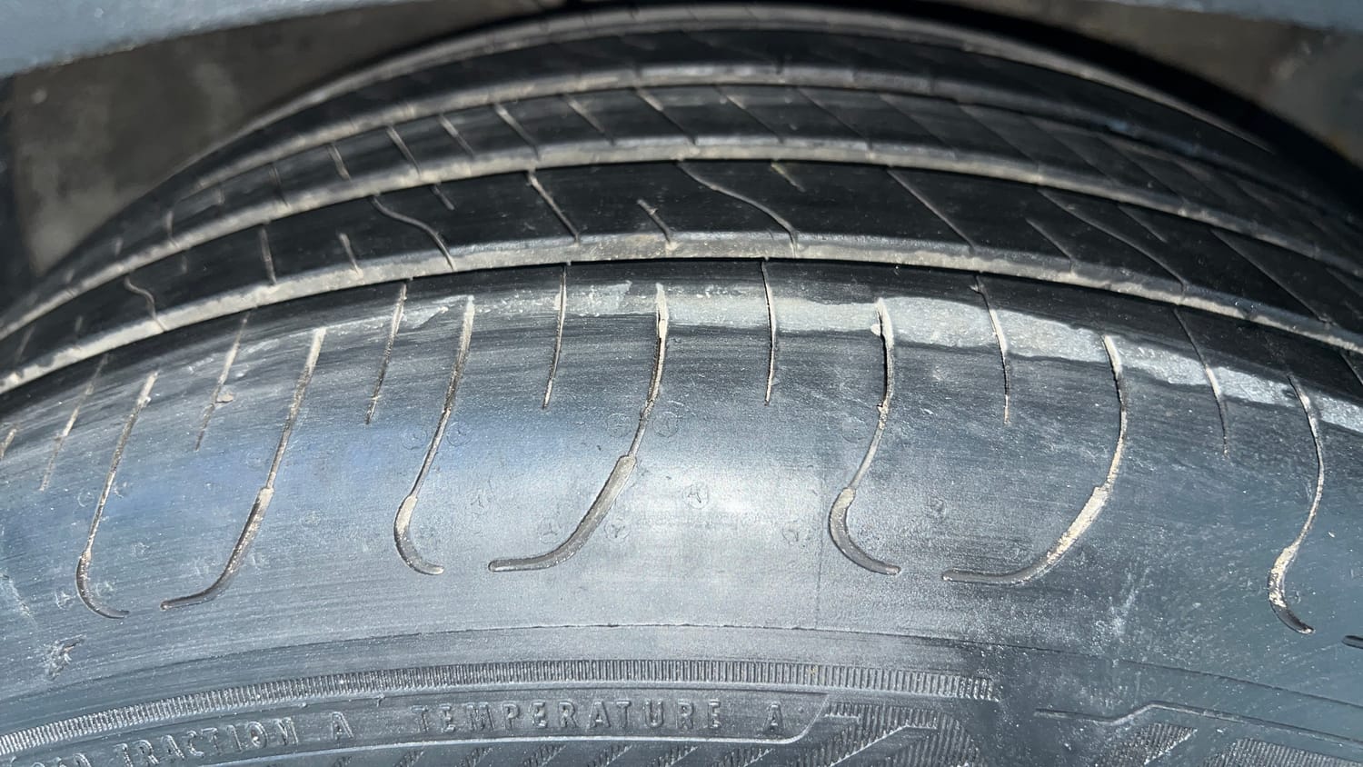 Used 2018 Hyundai Creta SX 1.6 AT Petrol Petrol Automatic tyres RIGHT FRONT TYRE TREAD VIEW