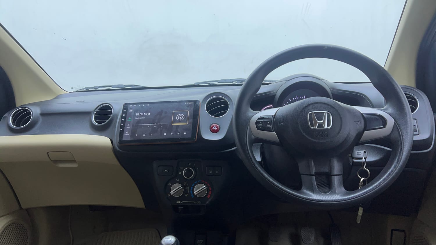 Used 2015 Honda Amaze 1.2 VX  (O)  i-VTEC Petrol Manual interior DASHBOARD VIEW