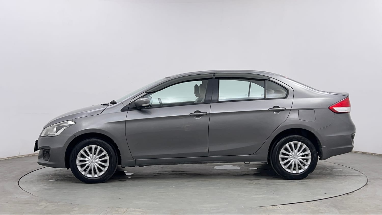 Used 2018 Maruti Suzuki Ciaz Sigma 1.4 MT Petrol Manual exterior LEFT SIDE VIEW