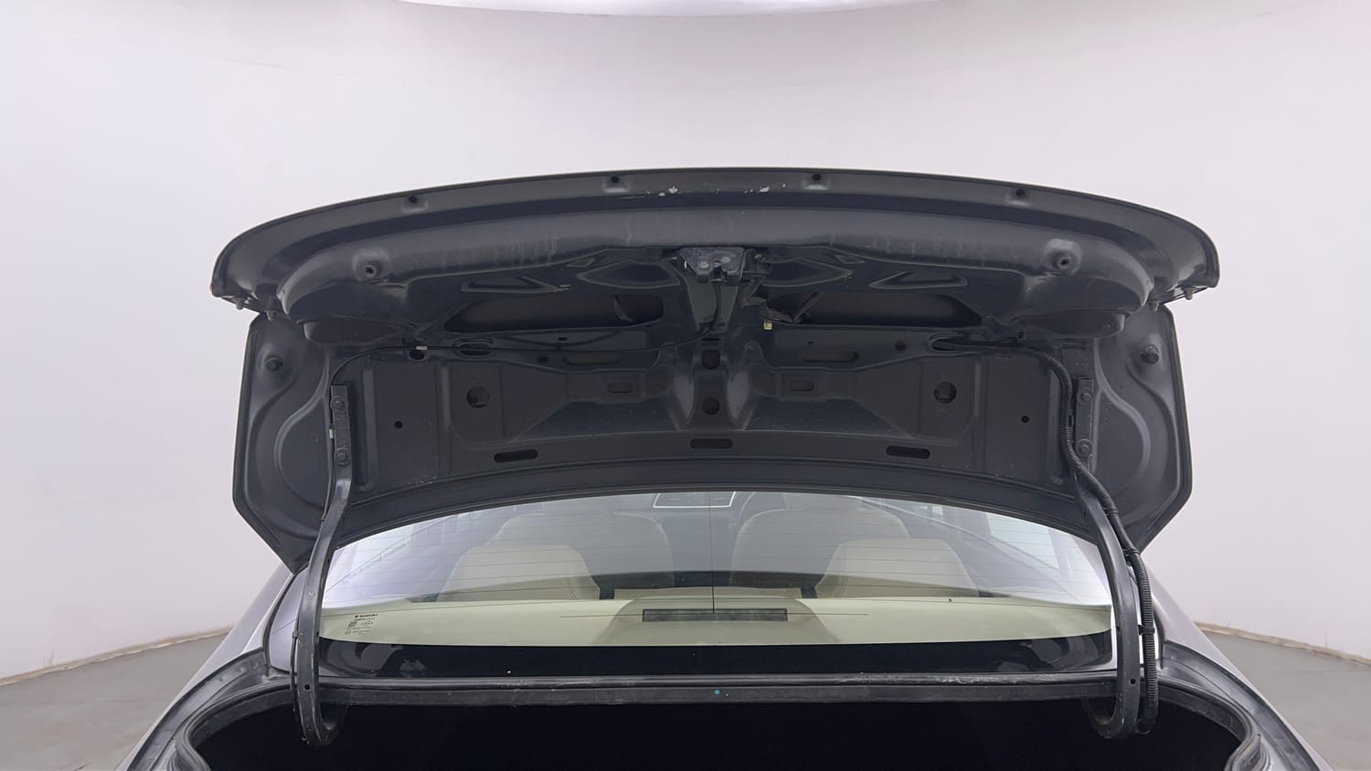 Used 2018 Maruti Suzuki Ciaz Sigma 1.4 MT Petrol Manual interior DICKY DOOR OPEN VIEW