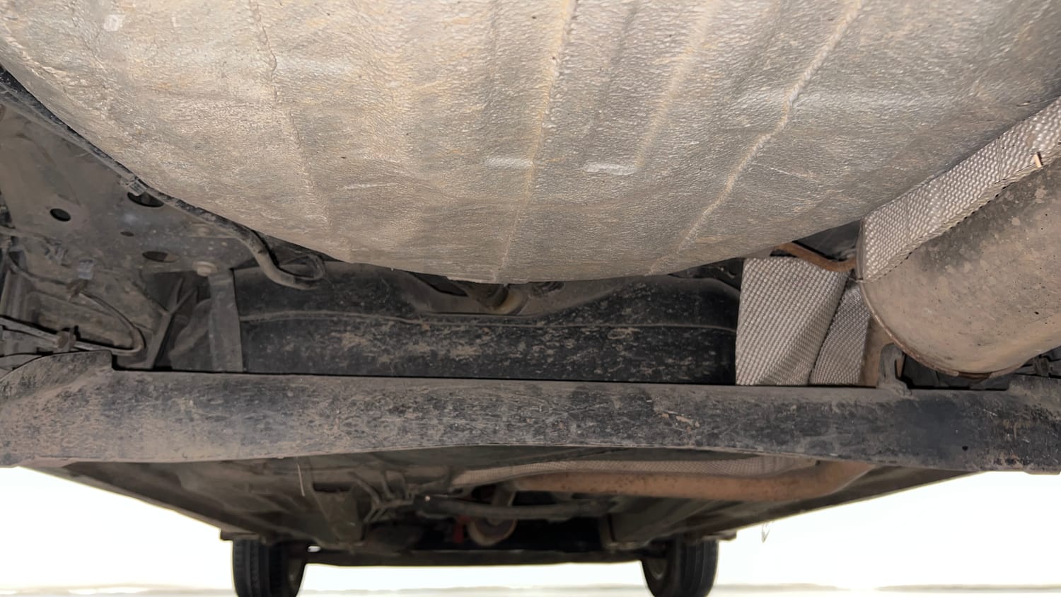 Used 2016 Ford Figo Titanium 1.5 Ti-VCT AT Petrol Automatic extra REAR UNDERBODY VIEW (TAKEN FROM REAR)