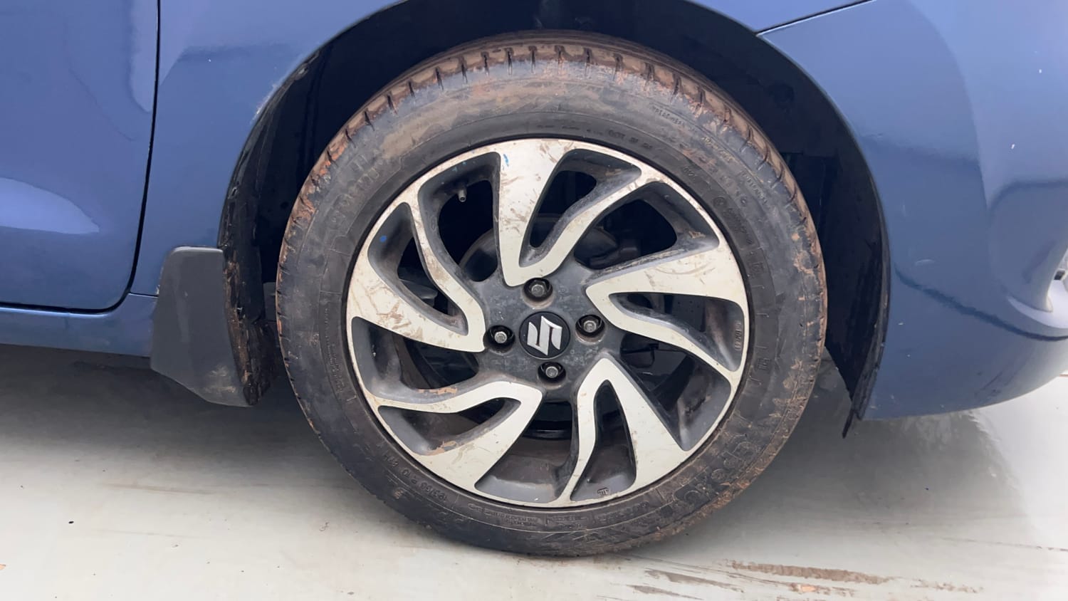 Used 2020 Maruti Suzuki Baleno Zeta Petrol Manual tyres RIGHT FRONT TYRE RIM VIEW