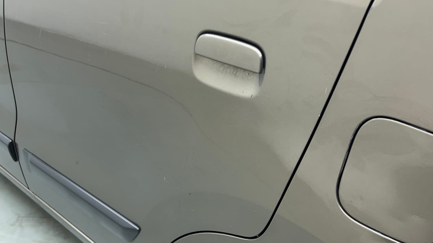 Used 2013 Maruti Suzuki Wagon R VXI Petrol Manual dents MINOR SCRATCH