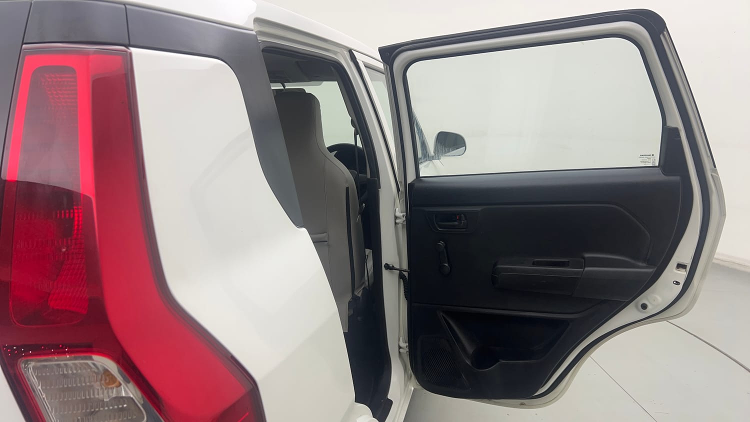 Used 2019 Maruti Suzuki Wagon R LXi 1.0 CNG Cng Manual interior RIGHT REAR DOOR OPEN VIEW