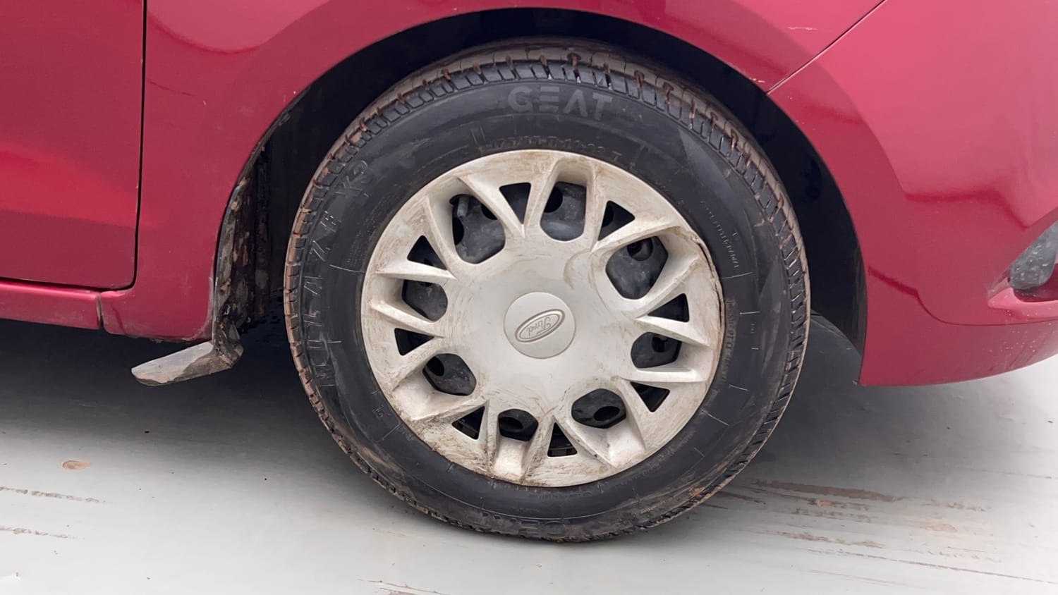 Used 2018 Ford Figo Trend 1.2 Ti-VCT Petrol Manual tyres RIGHT FRONT TYRE RIM VIEW