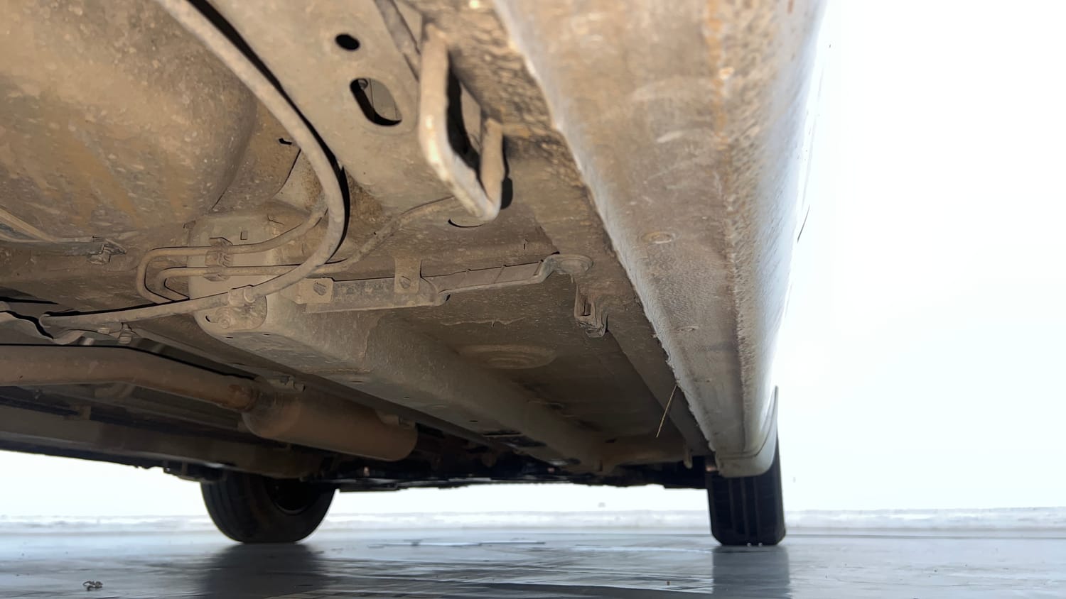 Used 2016 Maruti Suzuki Ciaz VXi+ AT Petrol Automatic extra REAR RIGHT UNDERBODY VIEW