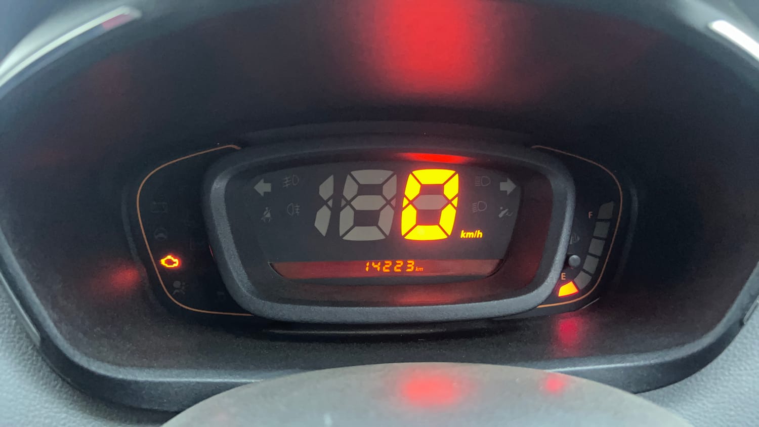Used 2019 Renault Kwid RXT (O) 1.0 SCE Edition Petrol Manual interior CLUSTERMETER VIEW