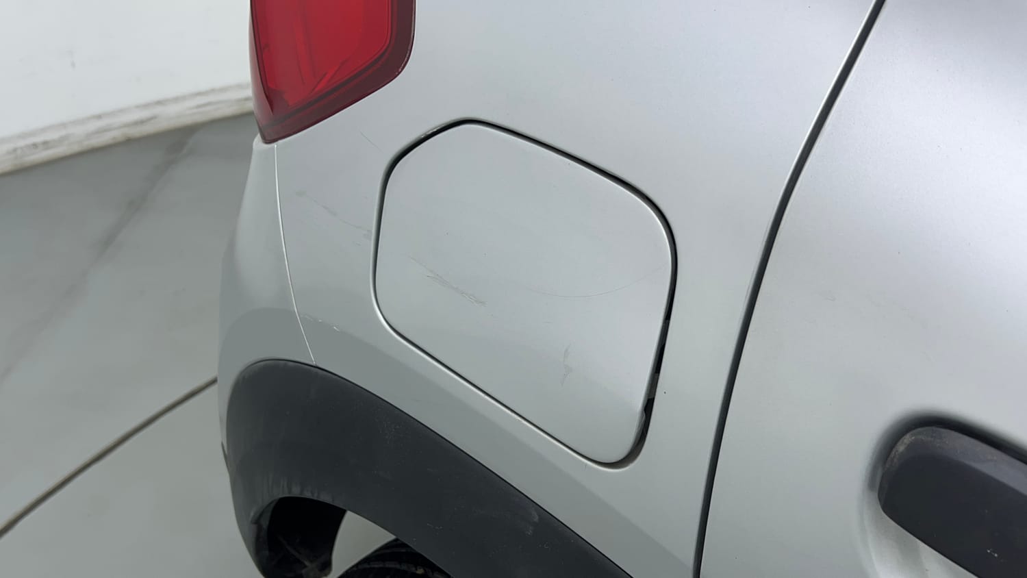 Used 2020 Renault Kwid 1.0 RXT AMT Opt Petrol Automatic dents MINOR SCRATCH