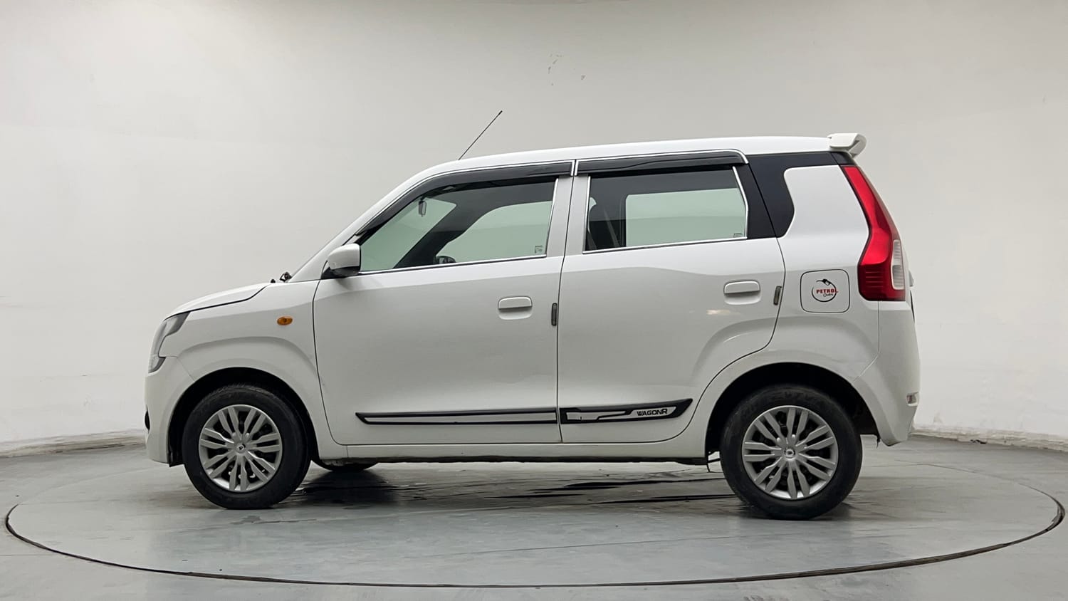 Used 2024 Maruti Suzuki Wagon R VXI 1.0 Petrol Manual exterior LEFT SIDE VIEW