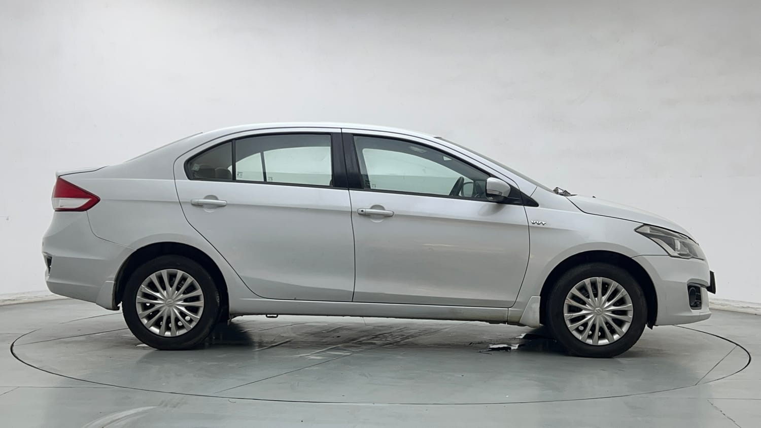 Used 2016 Maruti Suzuki Ciaz VXi+ AT Petrol Automatic exterior RIGHT SIDE VIEW