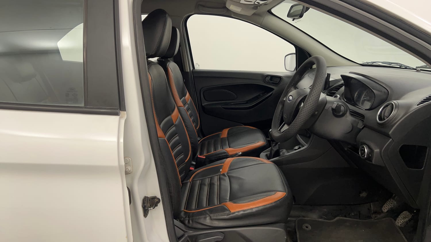 Used 2019 Ford Figo Titanium 1.2 Ti-VCT MT Petrol Manual interior RIGHT SIDE FRONT DOOR CABIN VIEW