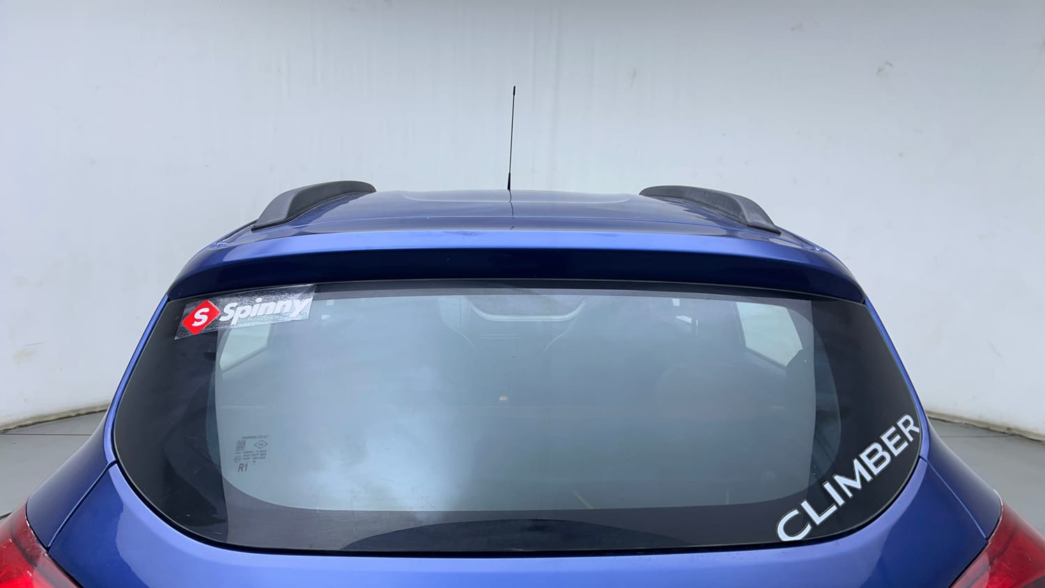 Used 2018 Renault Kwid CLIMBER 1.0 Petrol Manual exterior BACK WINDSHIELD VIEW