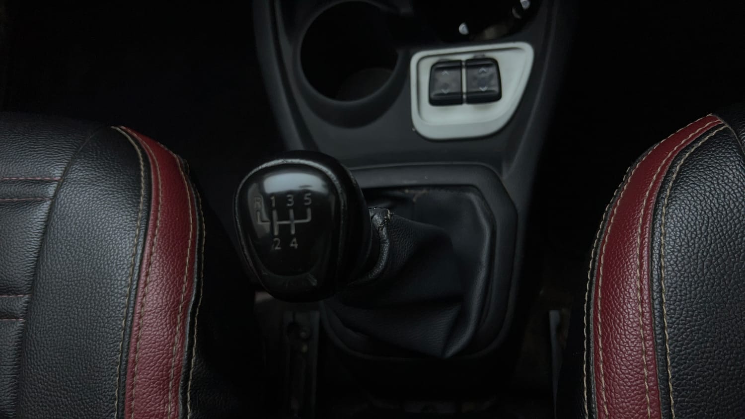 Used 2019 Datsun Redi-GO T (O) Petrol Manual interior GEAR  KNOB VIEW