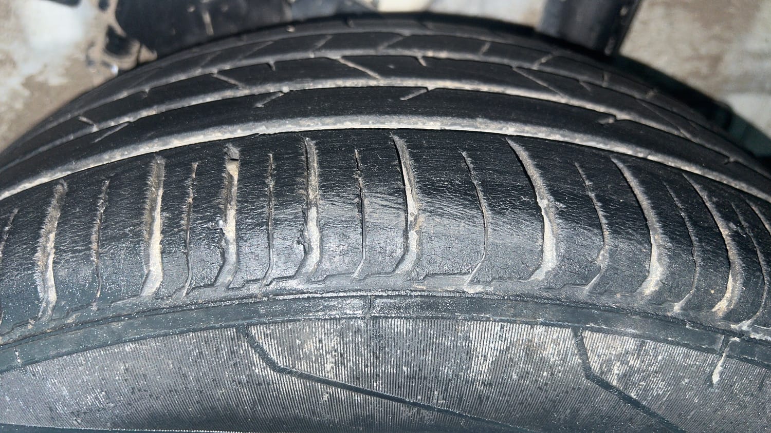 Used 2020 hyundai Venue SX 1.0 Turbo Petrol Petrol Manual tyres LEFT REAR TYRE TREAD VIEW