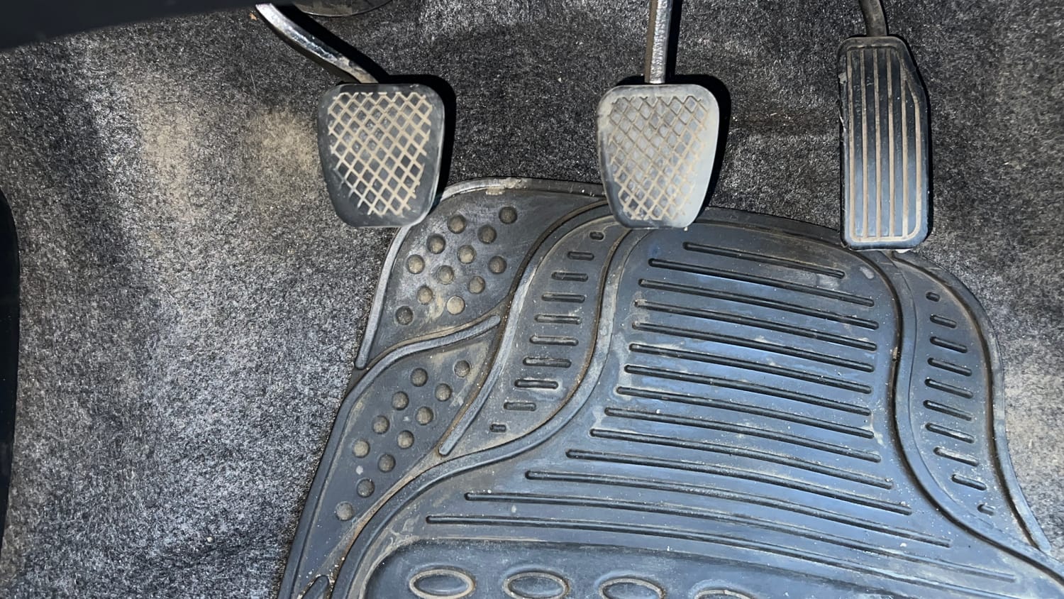 Used 2014 Honda Brio S MT Petrol Manual interior PEDALS VIEW