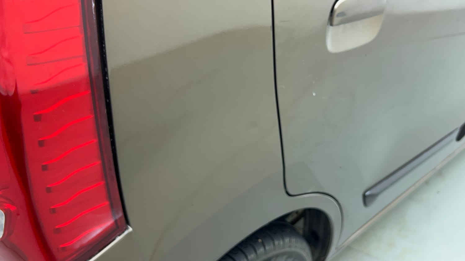 Used 2013 Maruti Suzuki Wagon R VXI Petrol Manual dents MINOR DENT