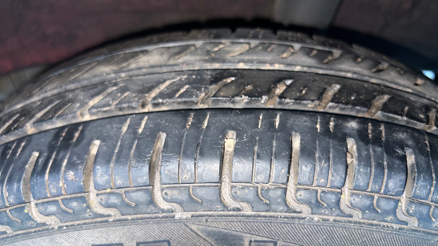 Used 2016 Renault Kwid RXT Petrol Manual tyres LEFT REAR TYRE TREAD VIEW