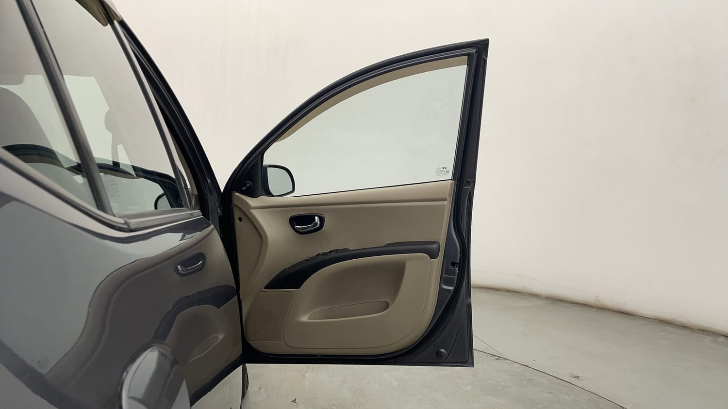 Used 2016 Hyundai i10 Sportz 1.1 iRDE2 Petrol Manual interior RIGHT FRONT DOOR OPEN VIEW