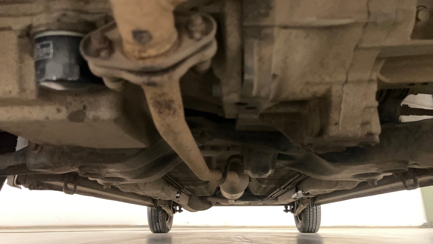 Used 2014 Maruti Suzuki Wagon R LXI CNG Cng Manual extra FRONT LEFT UNDERBODY VIEW