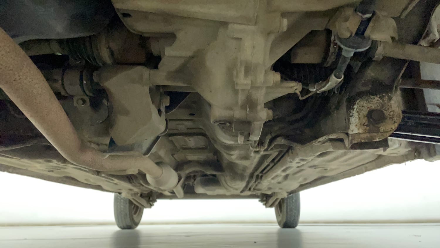 Used 2017 Maruti Suzuki Alto 800 LXi Petrol Manual extra FRONT LEFT UNDERBODY VIEW