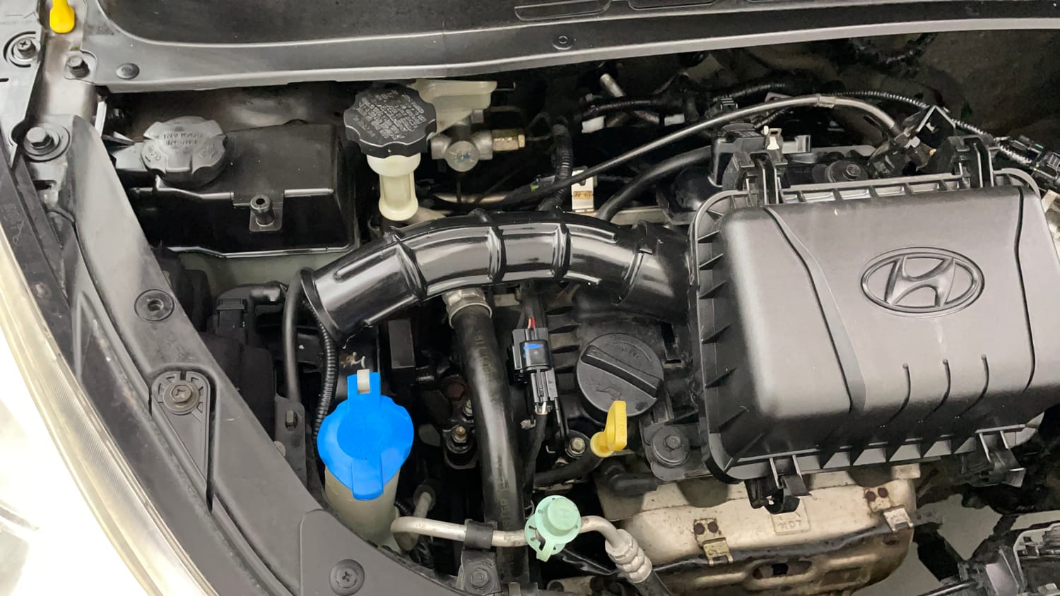 Used 2016 Hyundai i10 Sportz 1.1 iRDE2 Petrol Manual engine ENGINE RIGHT SIDE VIEW