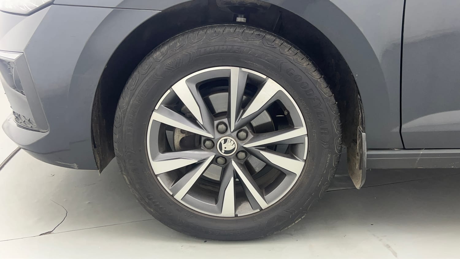 Used 2023 Skoda Slavia Style 1.0L TSI MT Petrol Manual tyres LEFT FRONT TYRE RIM VIEW