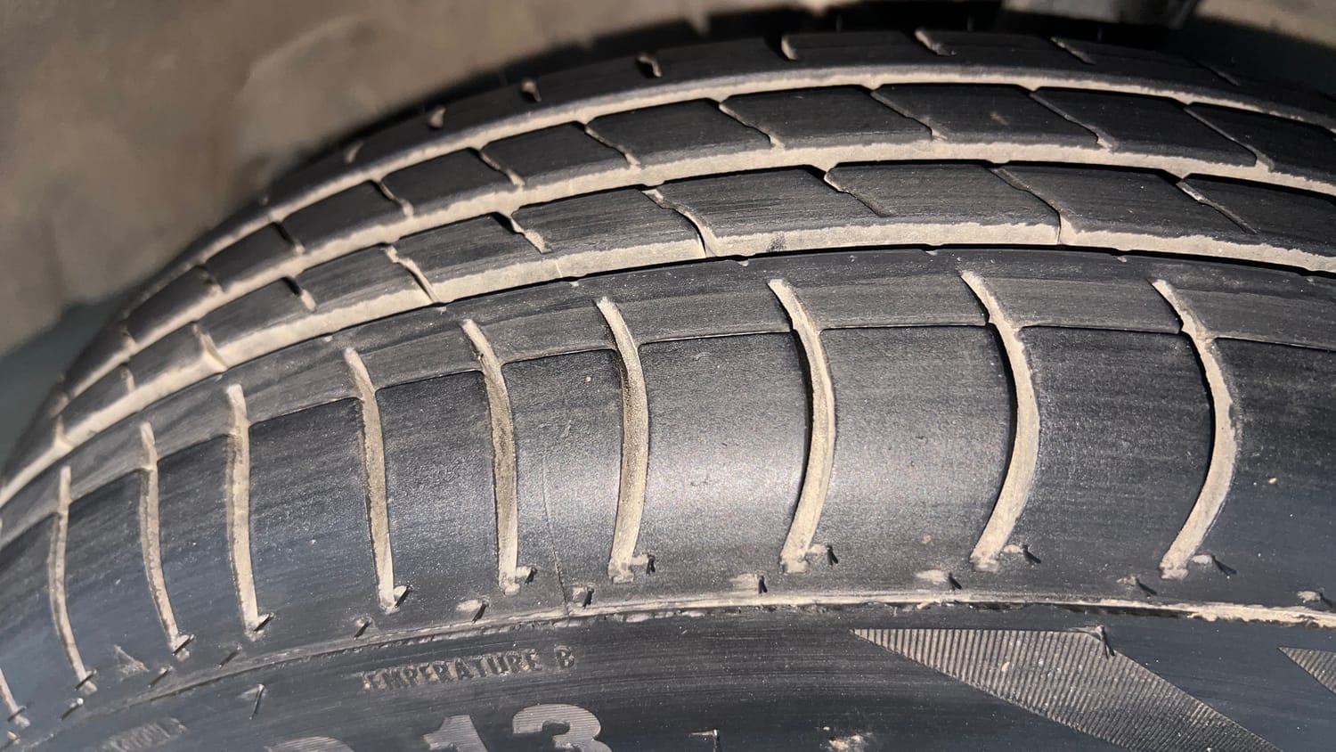 Used 2015 Maruti Suzuki Wagon R LXI CNG Cng Manual tyres RIGHT FRONT TYRE TREAD VIEW
