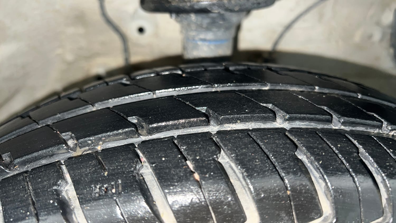 Used 2023 Maruti Suzuki Alto K10 VXi AGS Petrol Automatic tyres RIGHT FRONT TYRE TREAD VIEW
