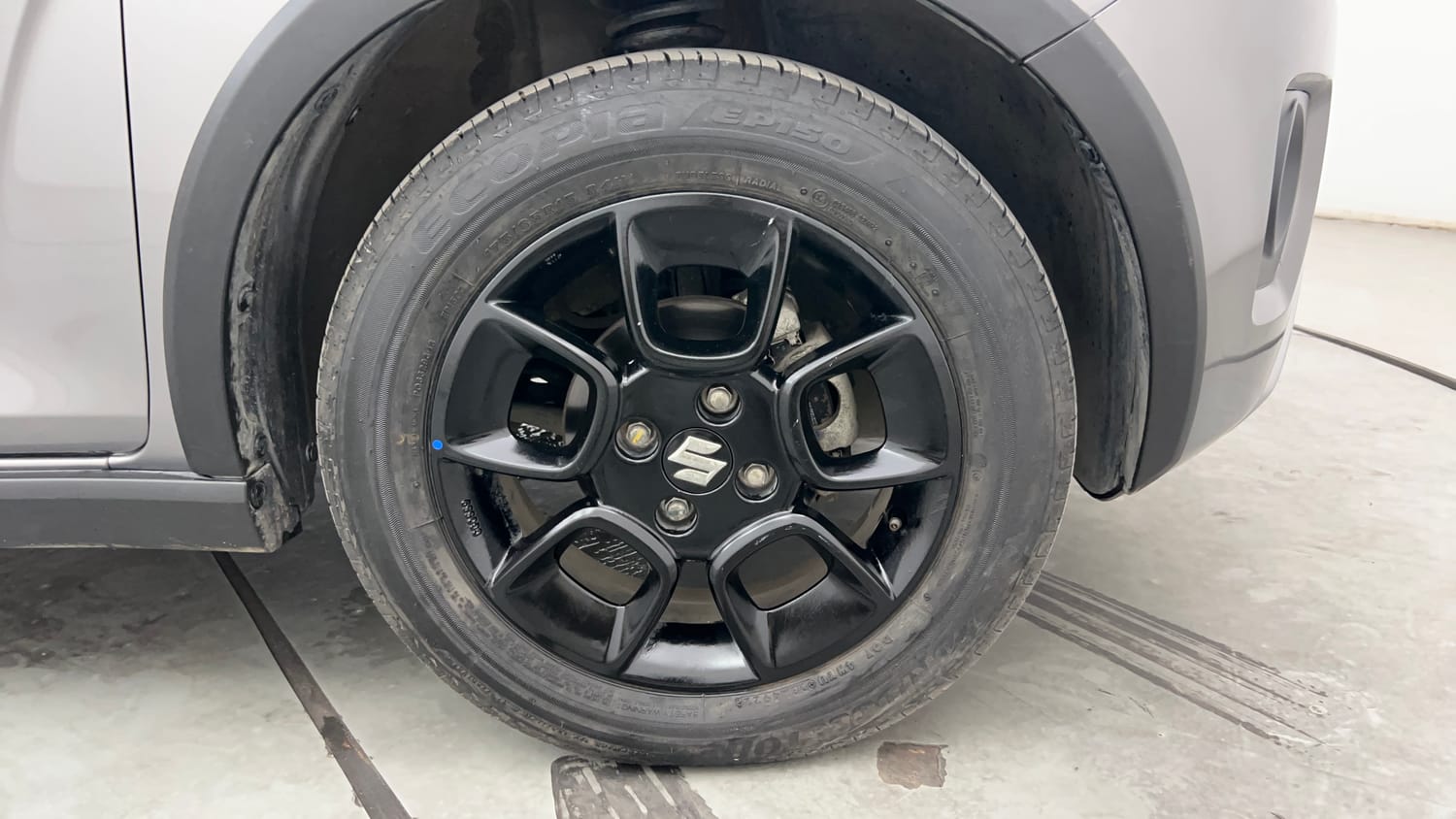 Used 2023 Maruti Suzuki Ignis Zeta 1.2 MT Petrol Manual tyres RIGHT FRONT TYRE RIM VIEW
