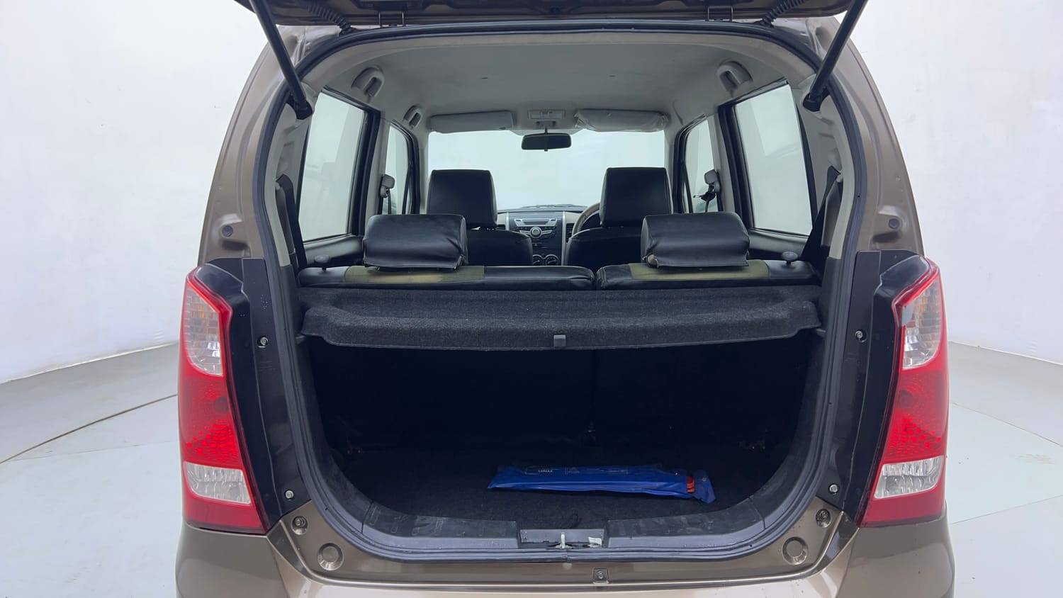 Used 2013 Maruti Suzuki Wagon R VXI Petrol Manual interior DICKY INSIDE VIEW
