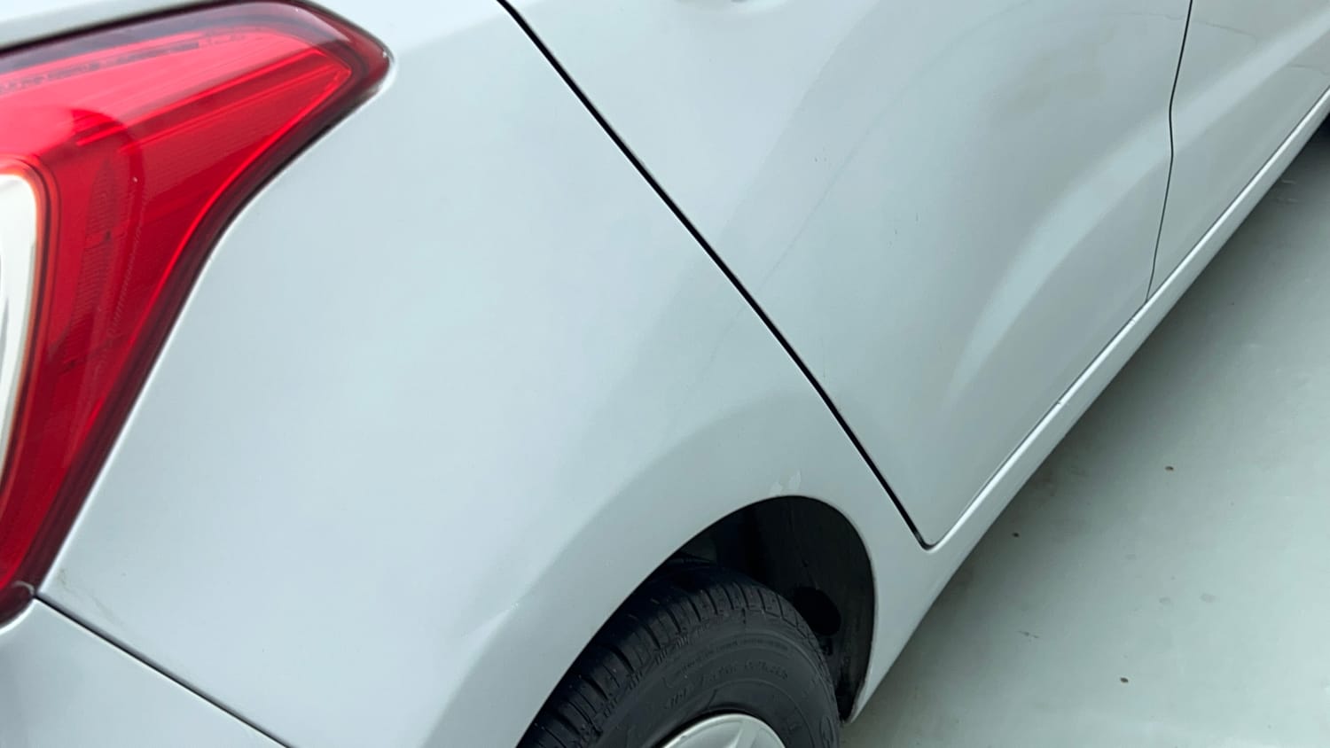 Used 2017 Hyundai Grand i10 Magna AT 1.2 Kappa VTVT Petrol Automatic dents MINOR DENT