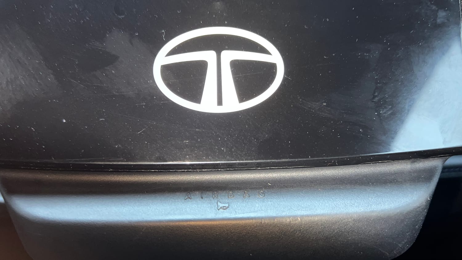 Used 2024 tata Nexon Fearless S 1.2 Revotron Petrol 7DCA Dual Tone Petrol Automatic top_features Airbags