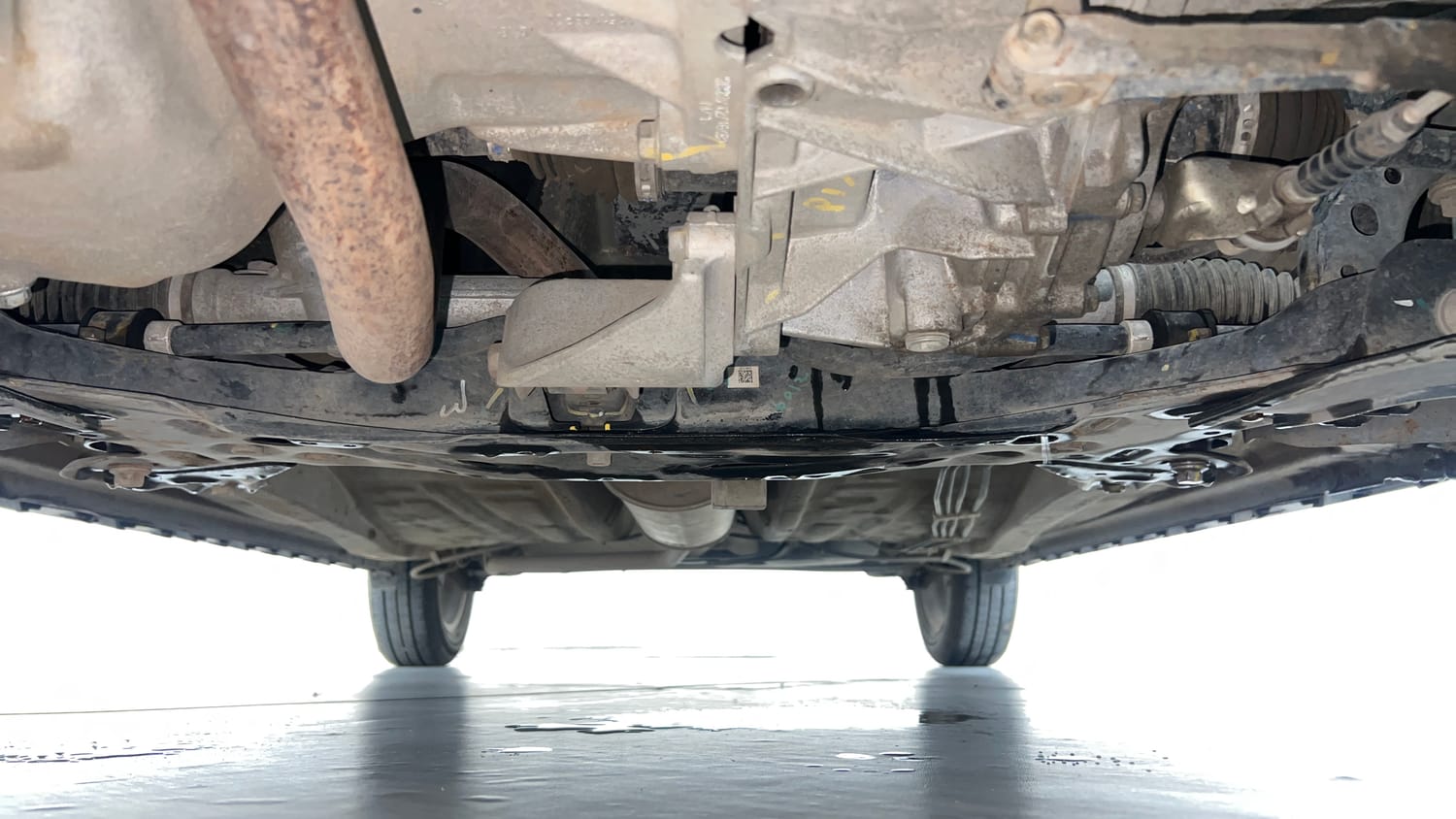Used 2023 Maruti Suzuki Ignis Zeta 1.2 MT Petrol Manual extra FRONT LEFT UNDERBODY VIEW