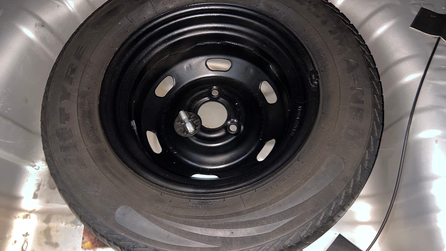 Used 2020 Renault Kwid 1.0 RXT AMT Opt Petrol Automatic tyres SPARE TYRE VIEW