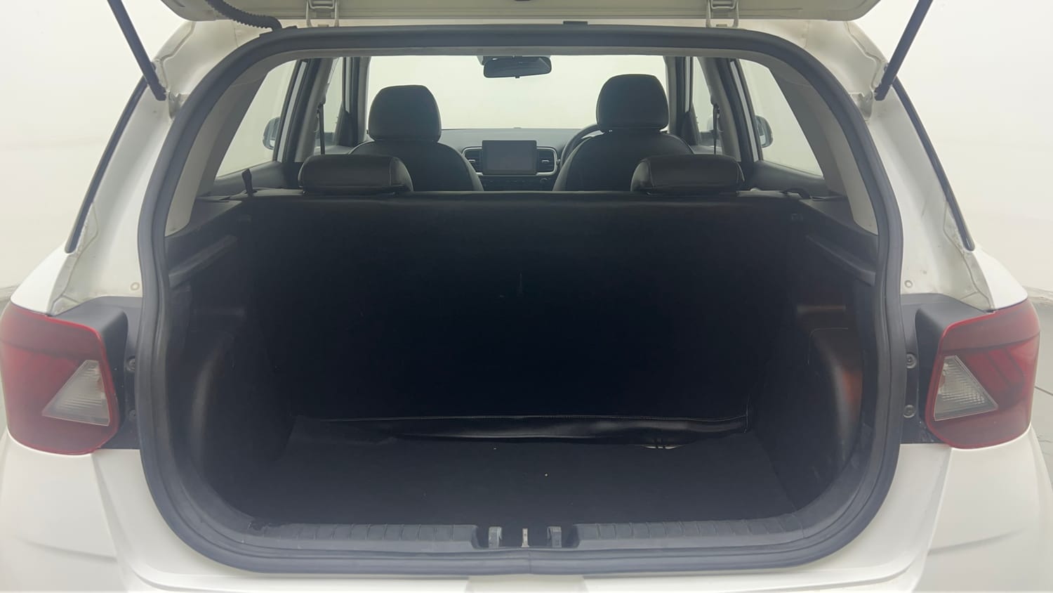 Used 2020 hyundai Venue SX 1.0 Turbo Petrol Petrol Manual interior DICKY INSIDE VIEW