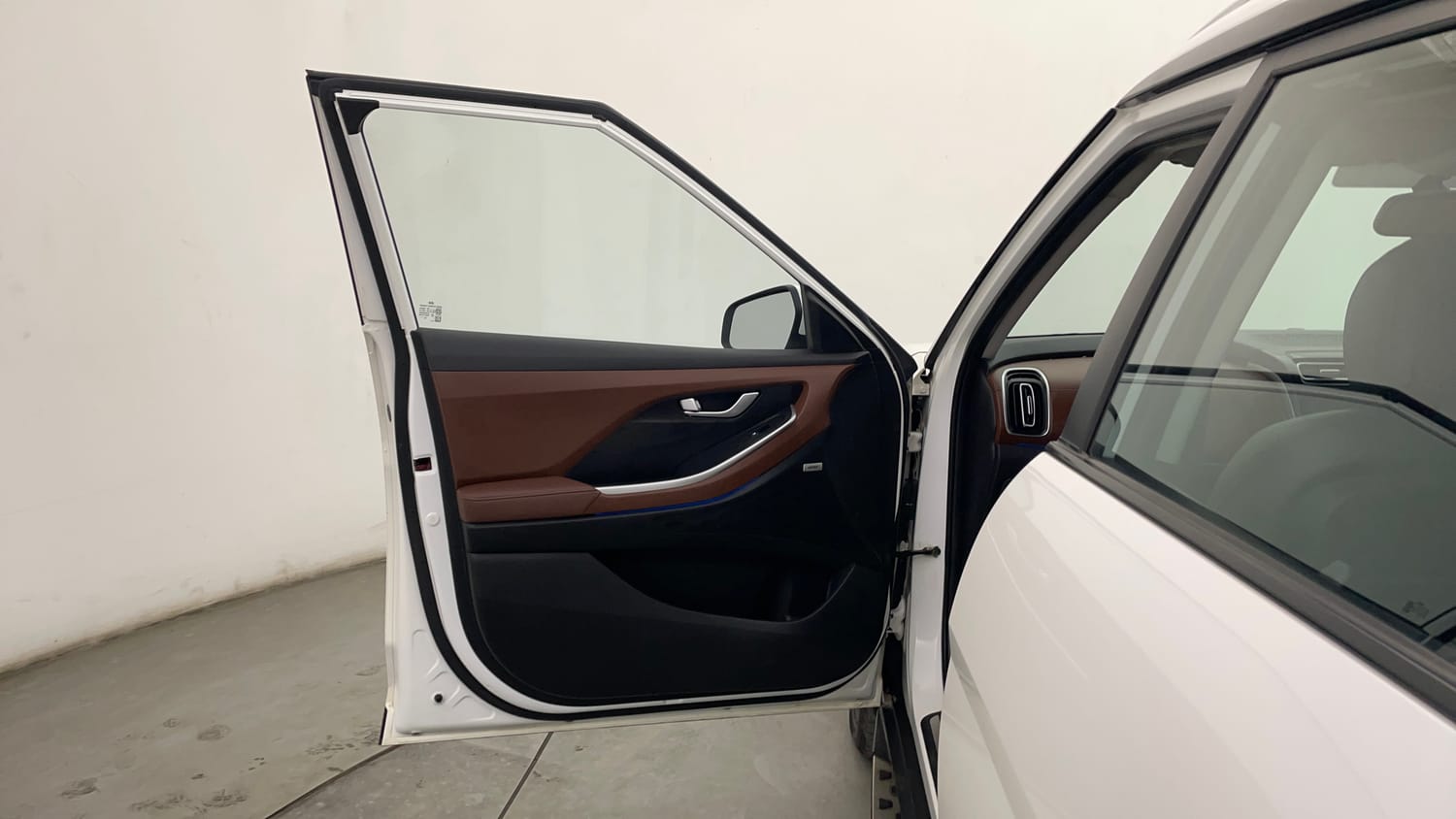 Used 2021 Hyundai Alcazar Platinum (O) 6 STR 2.0 Petrol AT Petrol Automatic interior LEFT FRONT DOOR OPEN VIEW