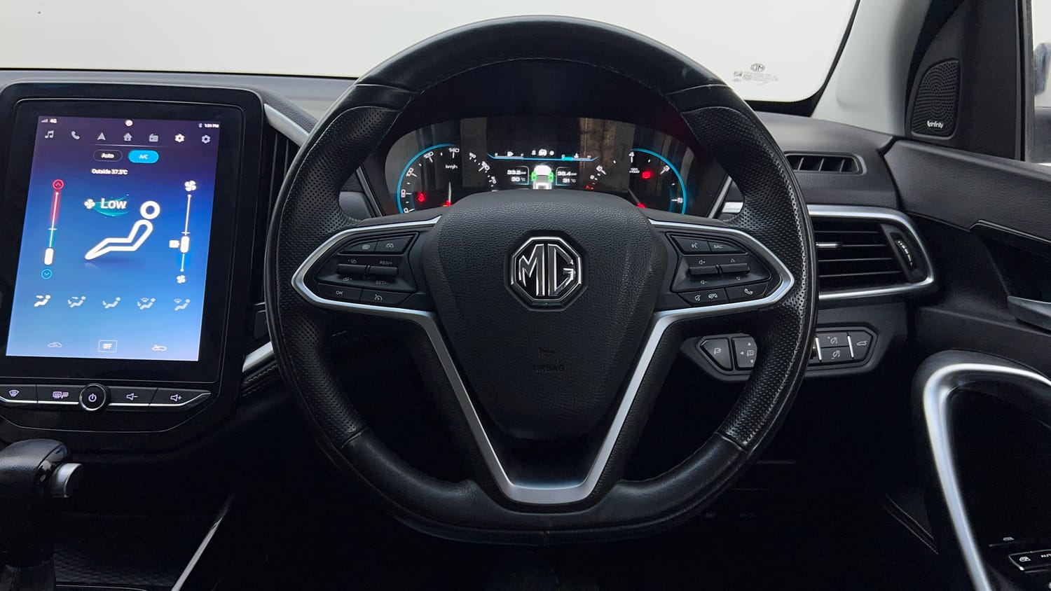 Used 2022 MG Motors Hector Sharp 1.5 Petrol CVT Petrol Automatic interior STEERING VIEW