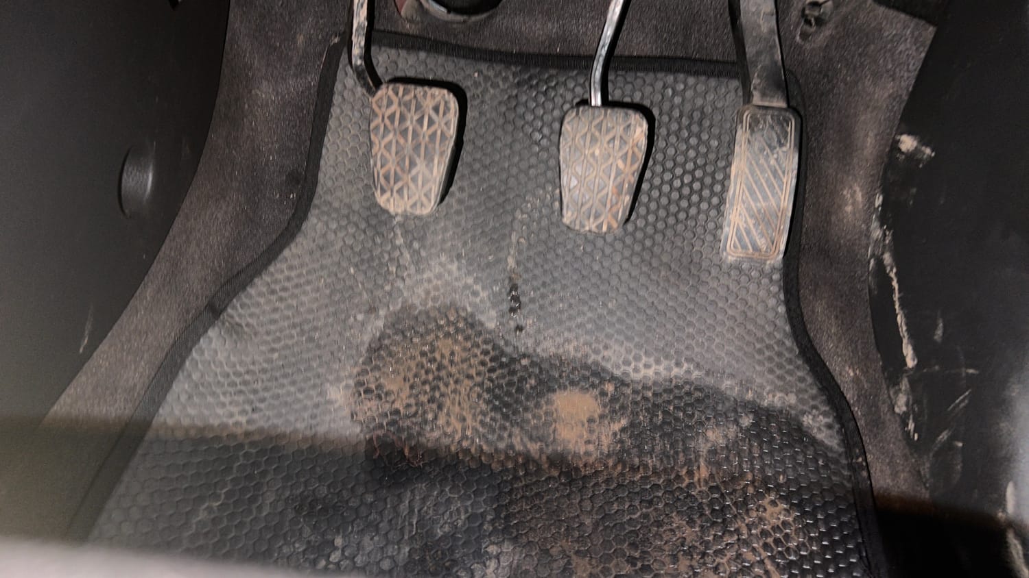 Used 2018 Ford Figo Trend 1.2 Ti-VCT Petrol Manual interior PEDALS VIEW