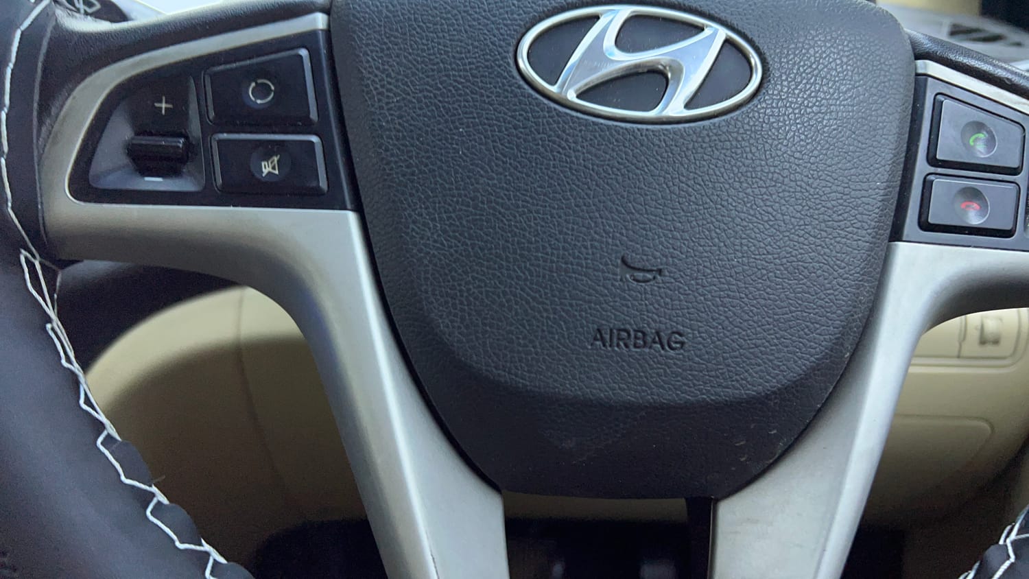 Used 2013 Hyundai Verna Fluidic 1.6 VTVT SX AT Petrol Automatic top_features Airbags