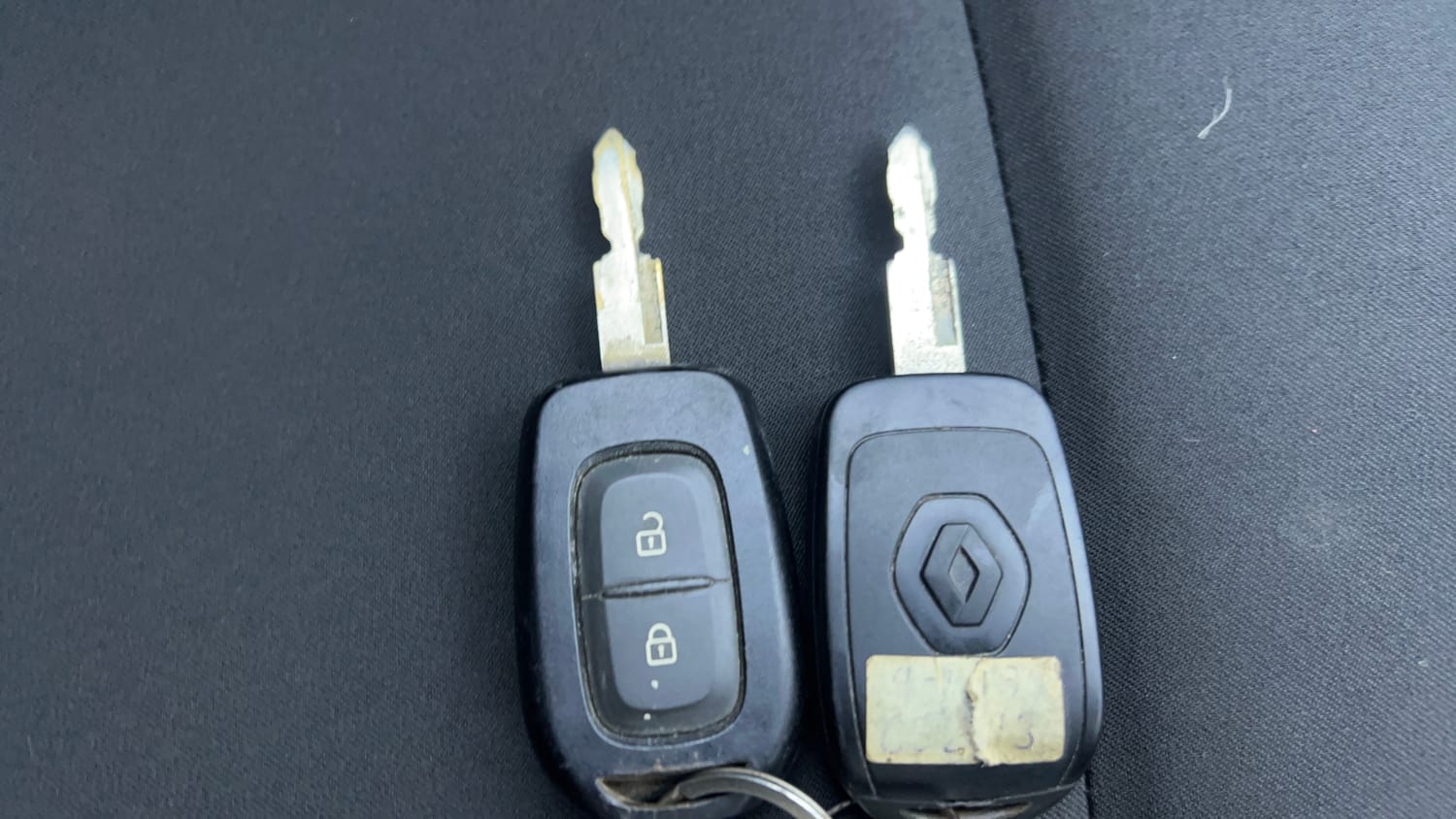 Used 2019 Renault Kwid RXT (O) 1.0 SCE Edition Petrol Manual extra CAR KEY VIEW