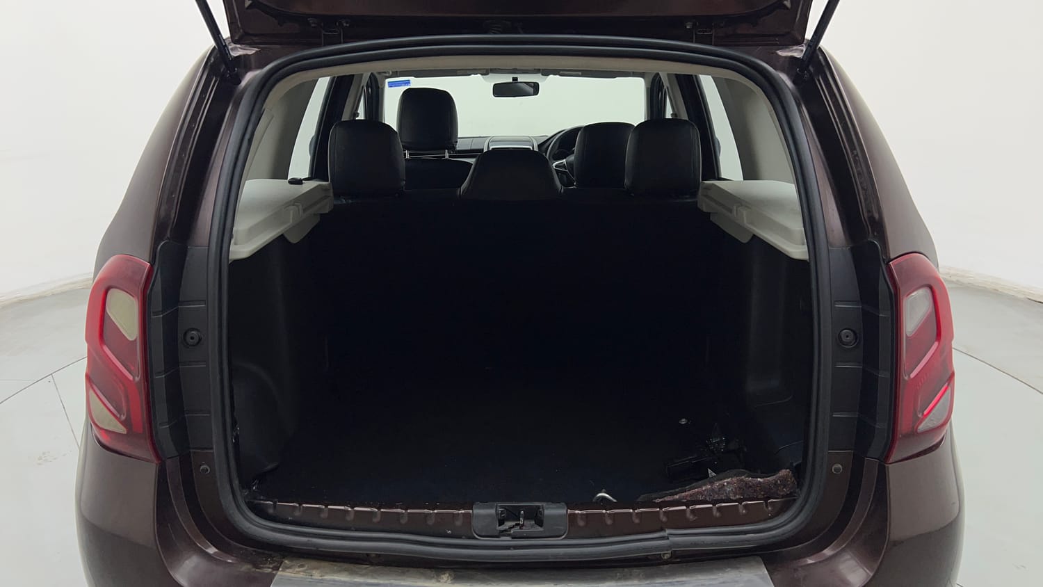 Used 2021 Renault Duster RXZ 1.3 Turbo Petrol CVT Petrol Automatic interior DICKY INSIDE VIEW
