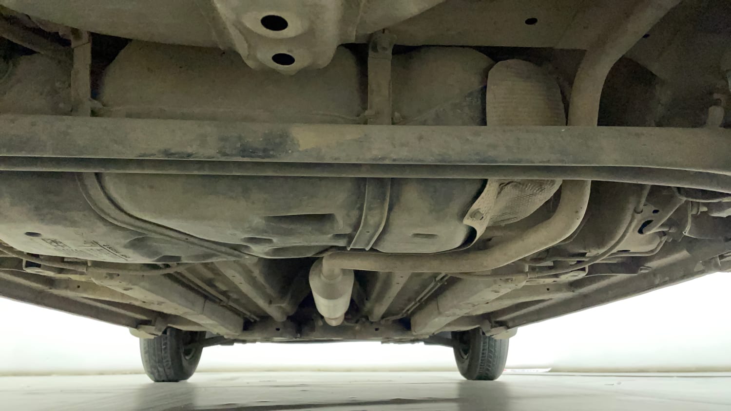 Used 2014 Maruti Suzuki Swift VXi Petrol Manual extra REAR UNDERBODY VIEW (TAKEN FROM REAR)