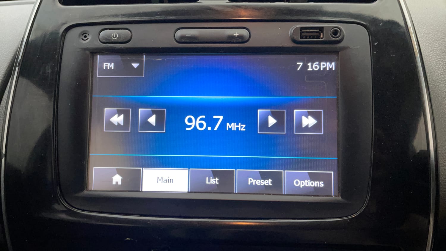 Used 2016 Renault Kwid RXT Petrol Manual top_features Integrated (in-dash) music system