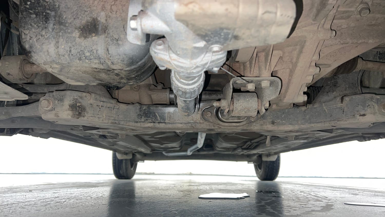 Used 2018 Hyundai Santro Asta Petrol Manual extra FRONT LEFT UNDERBODY VIEW