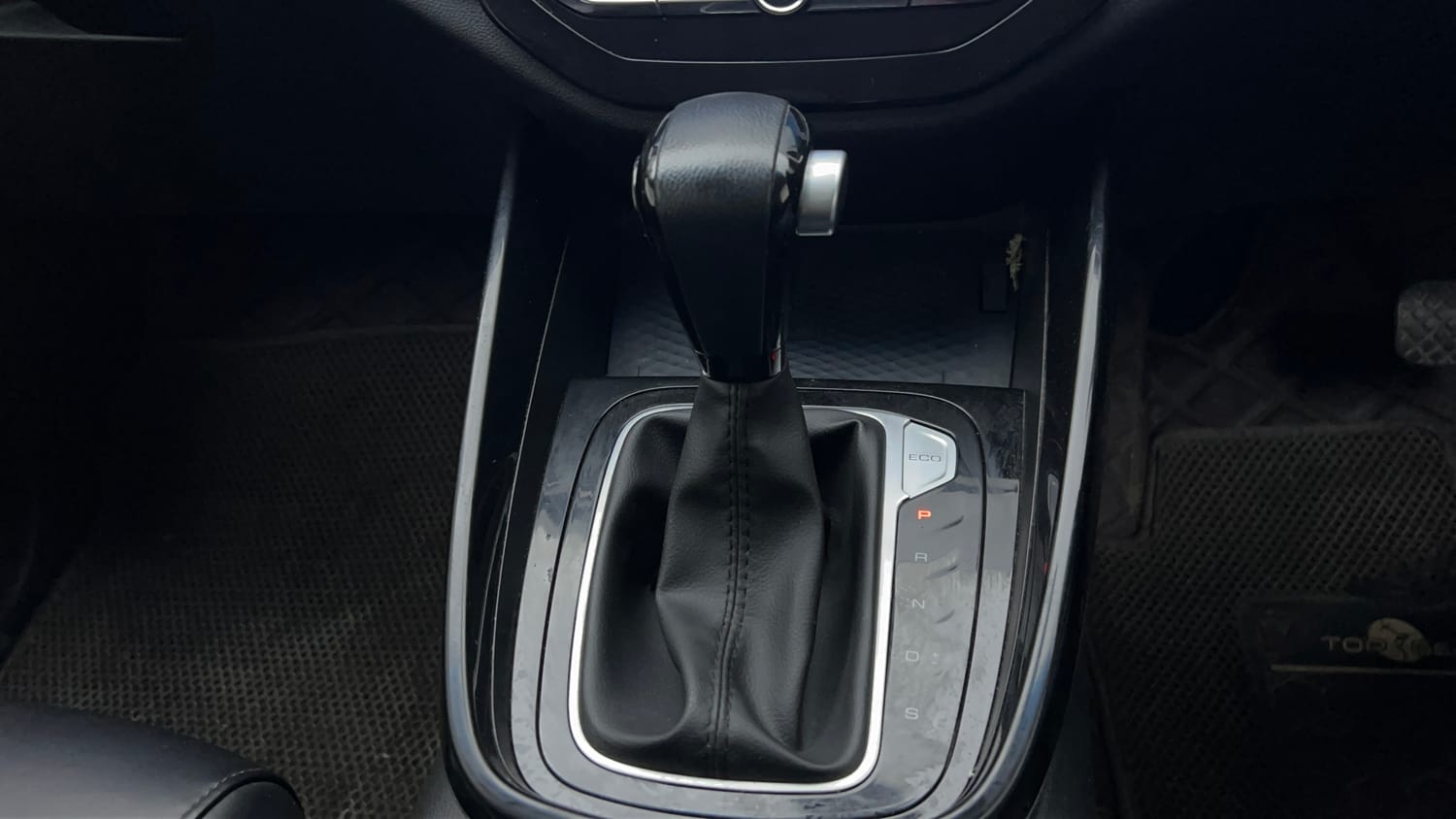 Used 2022 MG Motors Hector Sharp 1.5 Petrol CVT Petrol Automatic interior GEAR  KNOB VIEW