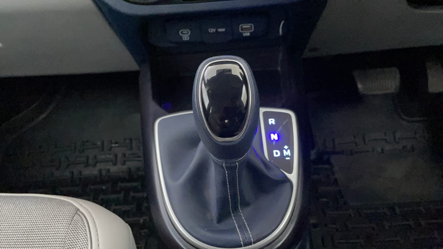 Used 2026 Hyundai Exter 1.2 Kappa Petrol AMT HX 3 Petrol Automatic interior GEAR  KNOB VIEW