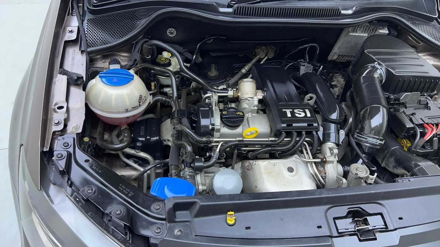 Used 2016 Volkswagen Vento Highline Petrol AT Petrol Automatic engine ENGINE RIGHT SIDE VIEW