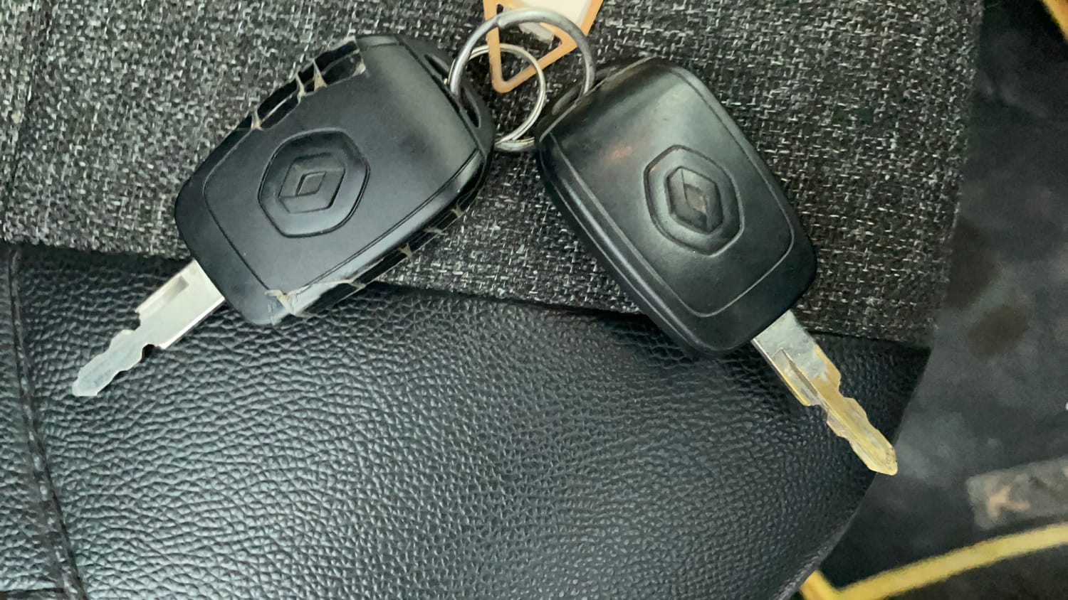 Used 2016 Renault Kwid RXT Petrol Manual extra CAR KEY VIEW