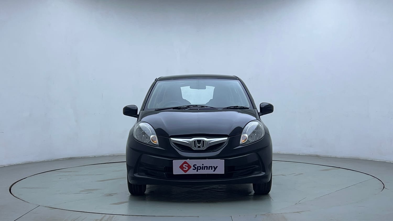 Used 2014 Honda Brio S MT Petrol Manual exterior FRONT VIEW